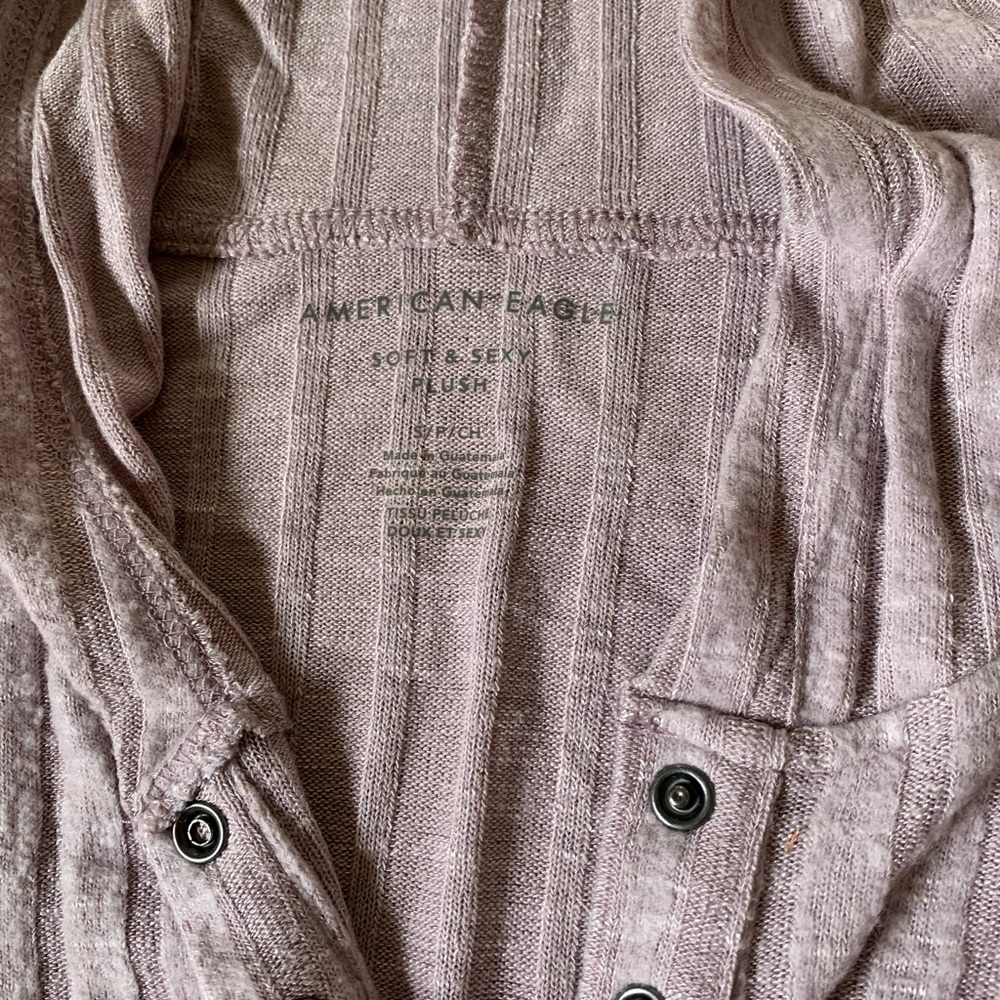 American Eagle hooded super soft shirt